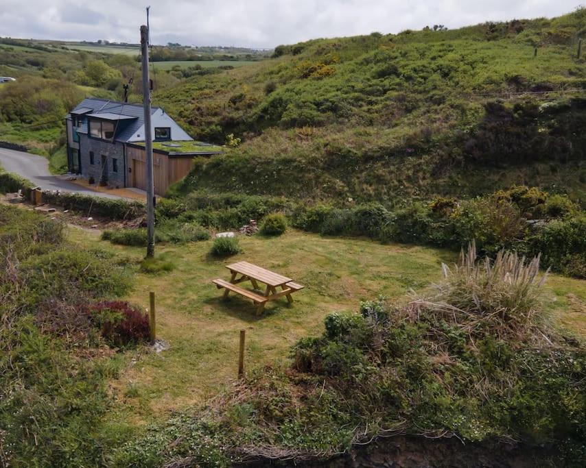 Cliff-Top Cottage On Coast Path W/Panoramic Views Trevine Exterior photo
