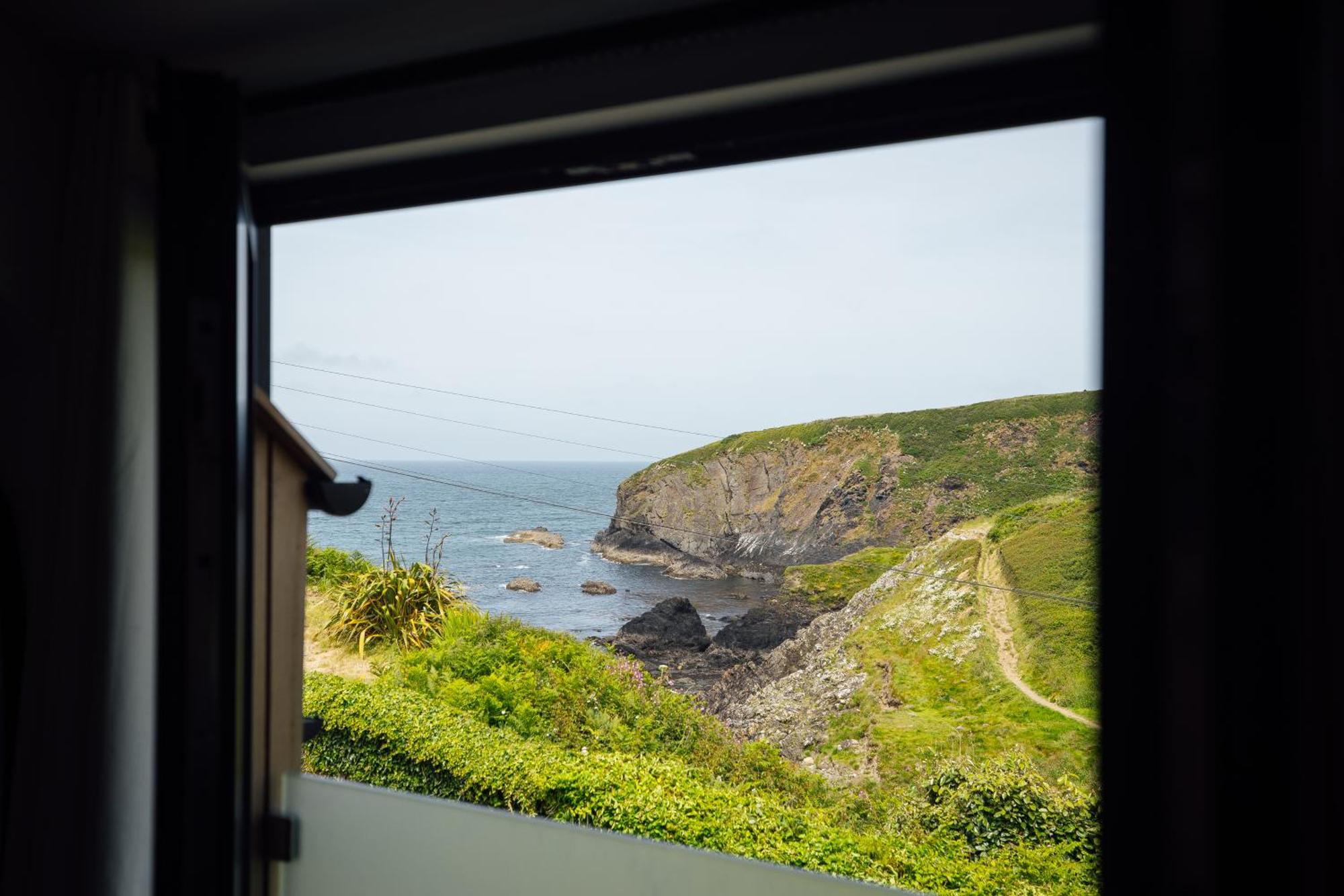 Cliff-Top Cottage On Coast Path W/Panoramic Views Trevine Exterior photo