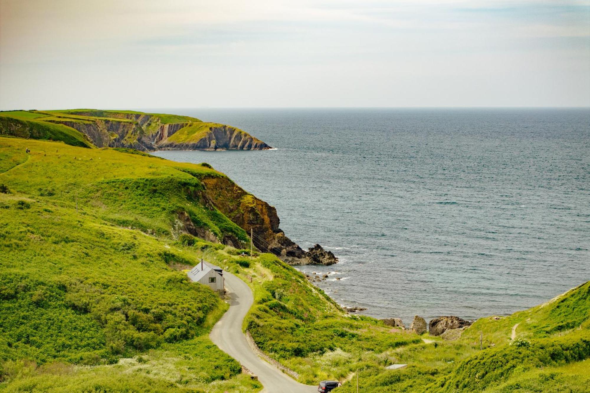 Cliff-Top Cottage On Coast Path W/Panoramic Views Trevine Exterior photo